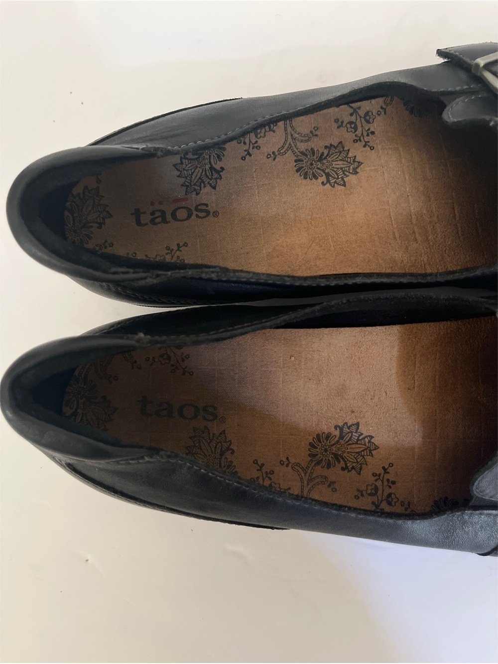 Taos Black Leather Uppity Slip Ons Women’s Size 9 - Picture 3 of 8